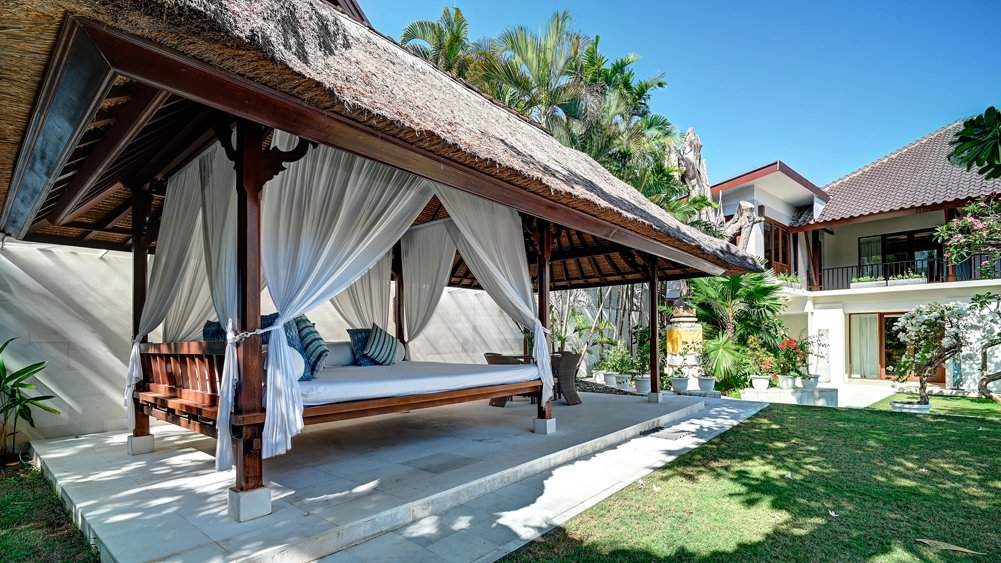 Casa Evaliza - The relaxation pavilion 'Bale' by the pool